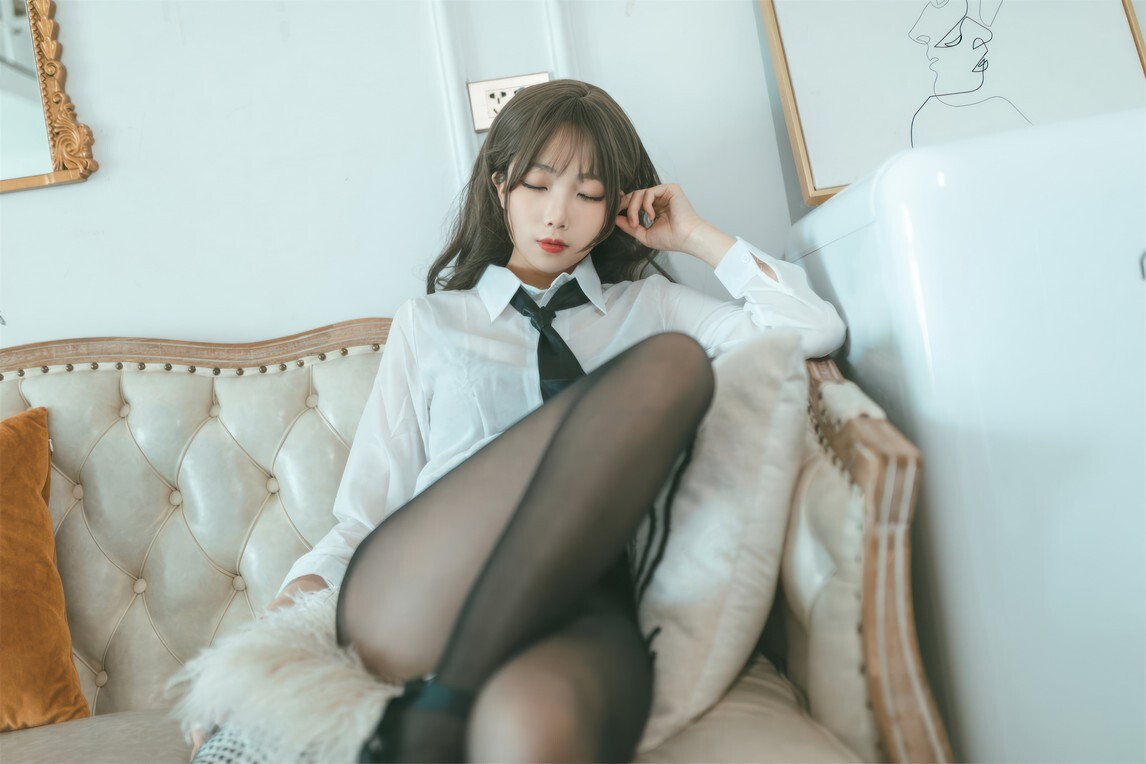 杏仁曲奇 – OL额外时间 [61P-315MB]