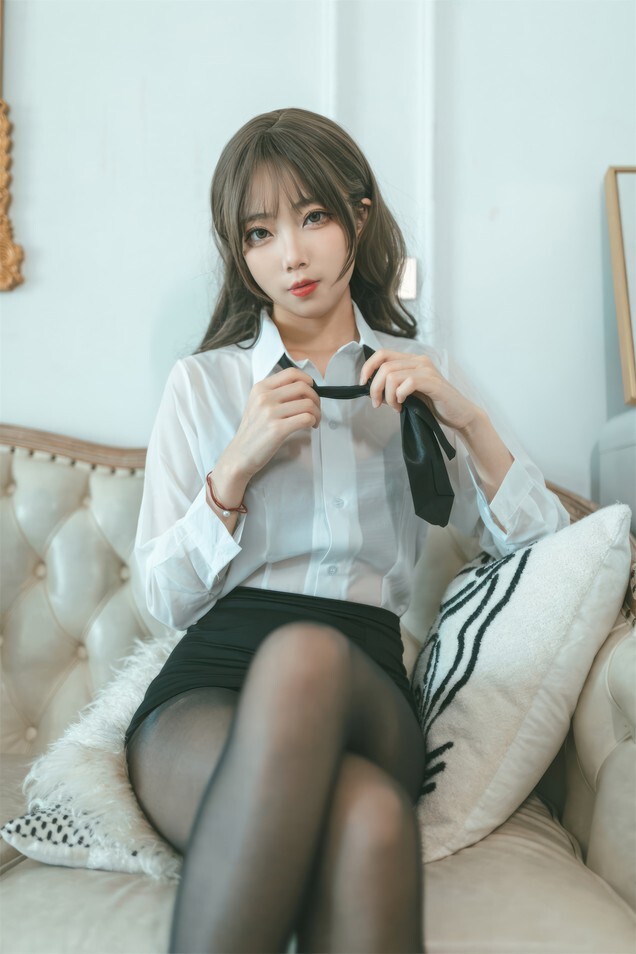 杏仁曲奇 - OL额外时间 [61P-315MB]