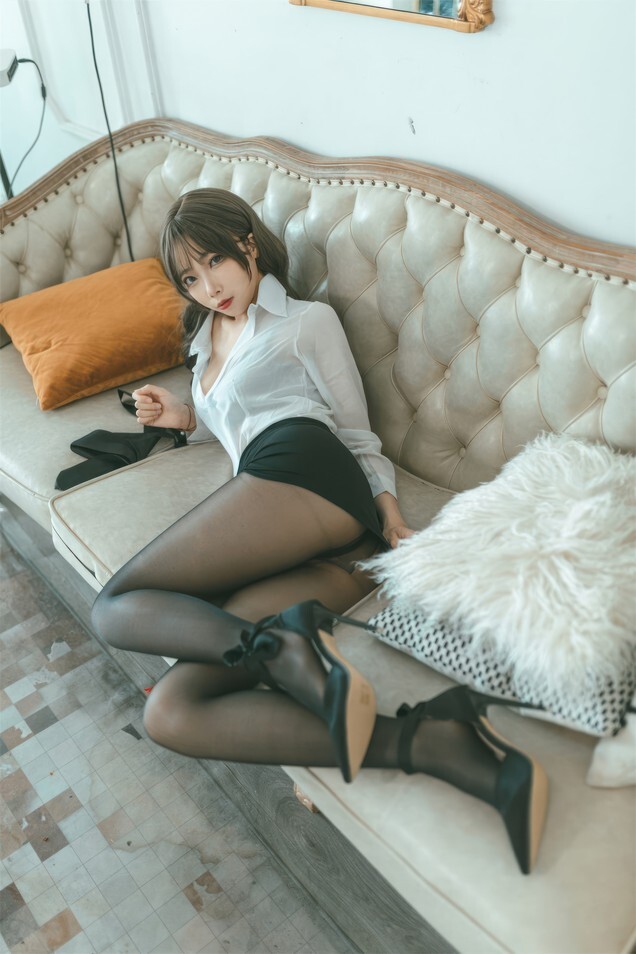 杏仁曲奇 - OL额外时间 [61P-315MB]