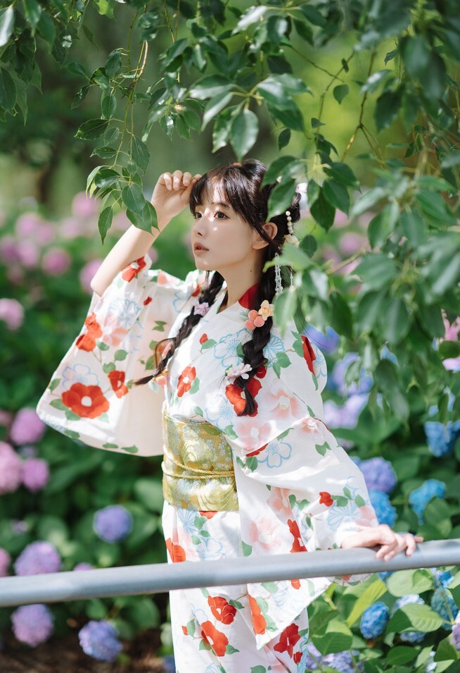 紫氯氯 – 无尽夏 [18P-54MB]