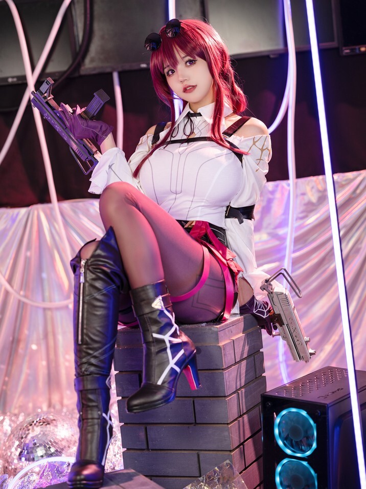 小倉ちよ - Kafka HSR 卡芙卡 [27P-77MB]