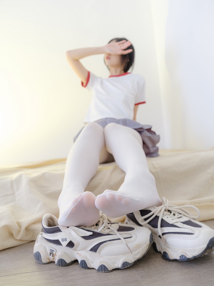 森萝财团 – 内部VIP系列 小樱03E 4K [121P1V-1.90GB]