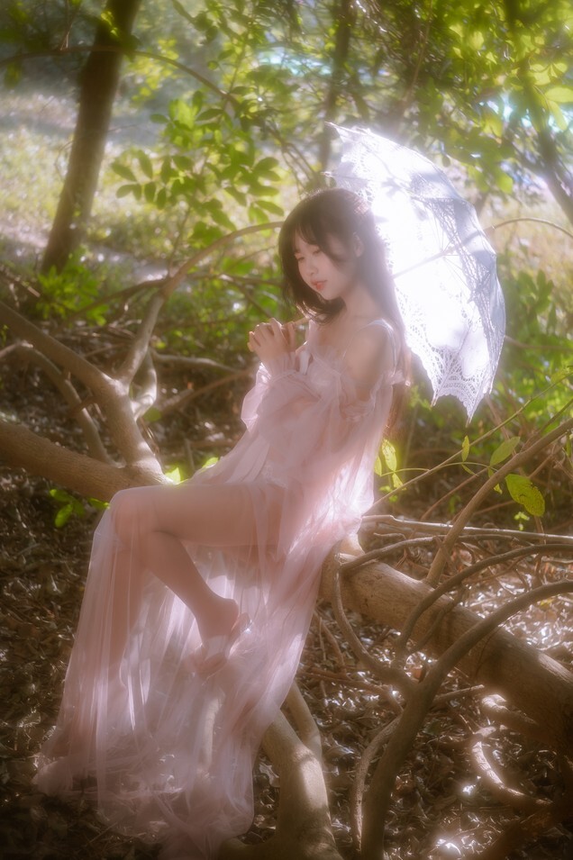 萌芽儿 -  林中少女 [30P-655MB]