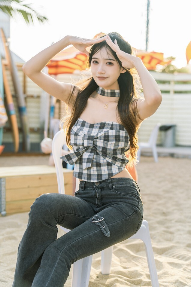 兔子Zzz不吃胡萝卜 - 阳光沙滩 [22P-141MB]