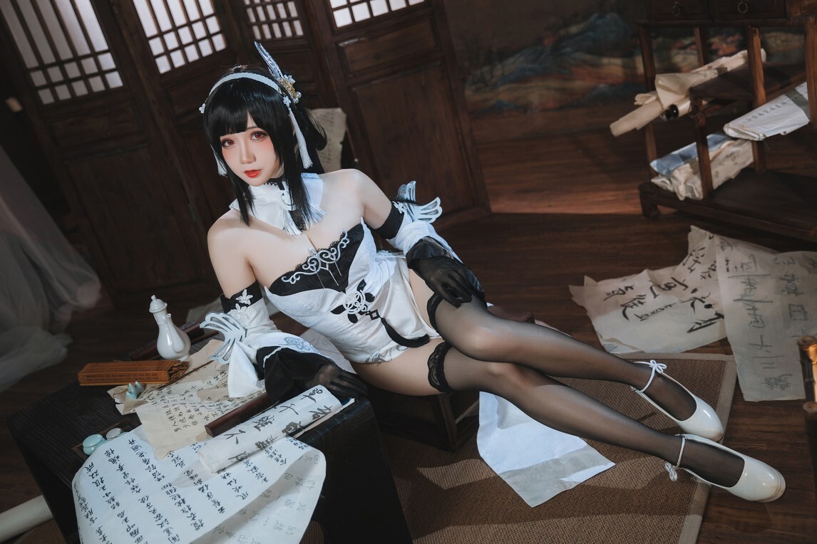 焖焖碳 - 碧蓝航线 鎮海 白黑礼服 [23P-182MB]