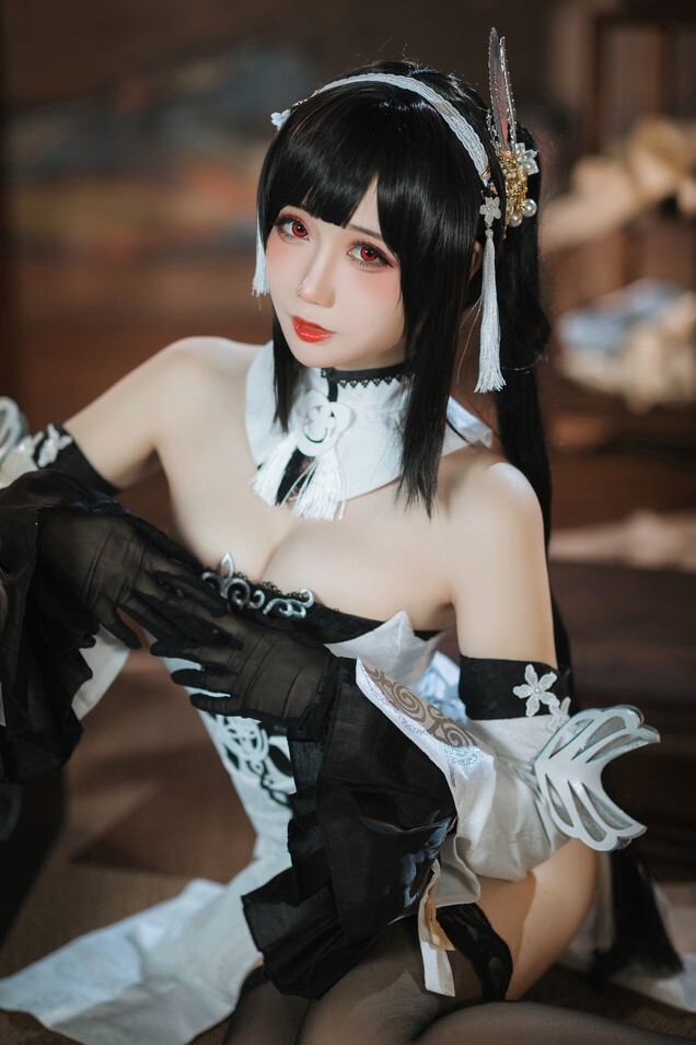 焖焖碳 - 碧蓝航线 鎮海 白黑礼服 [23P-182MB]