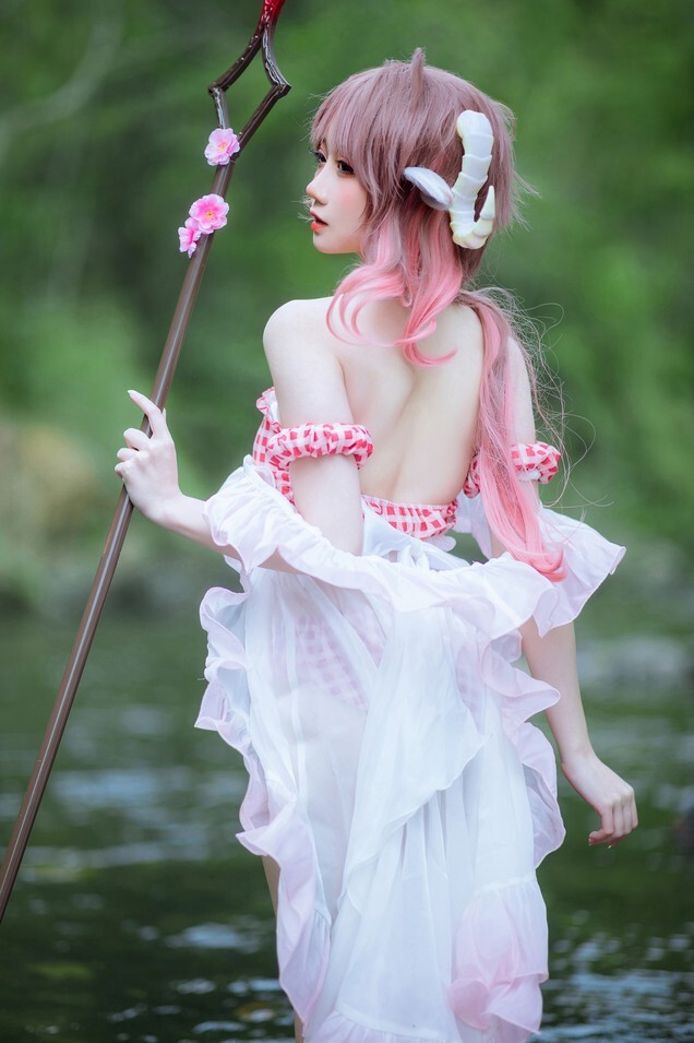 焖焖碳 - 明日方舟 艾雅法拉 (Arknights - Eyjafjalla) [20P-178MB]