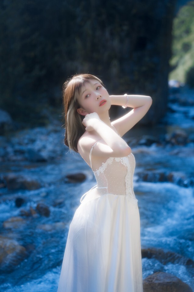 清青琴玖 – 静花照水 [37P-608MB]