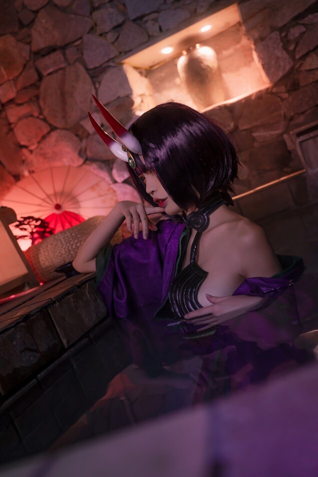 可可老师 – 酒吞温泉 [51P-327MB]