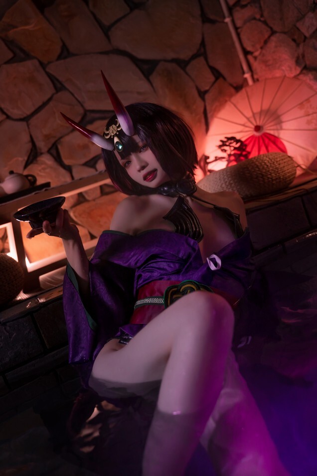 可可老师 - 酒吞温泉 [51P-327MB]