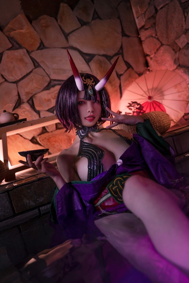 可可老师 - 酒吞温泉 [51P-327MB]