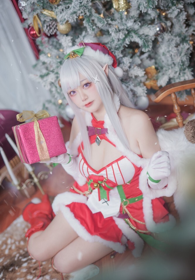 Halo_酱 - 艾米莉亚 [12P-99MB]