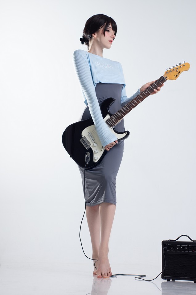 Candyball - Hitomio Guitar Sister [64P15V-1.66GB]