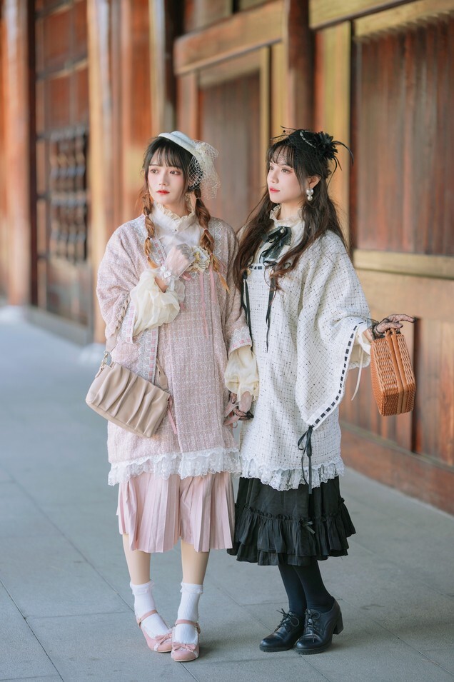 兔子Zzz不吃胡萝卜 - 西洋姐妹花 [34P-414MB]