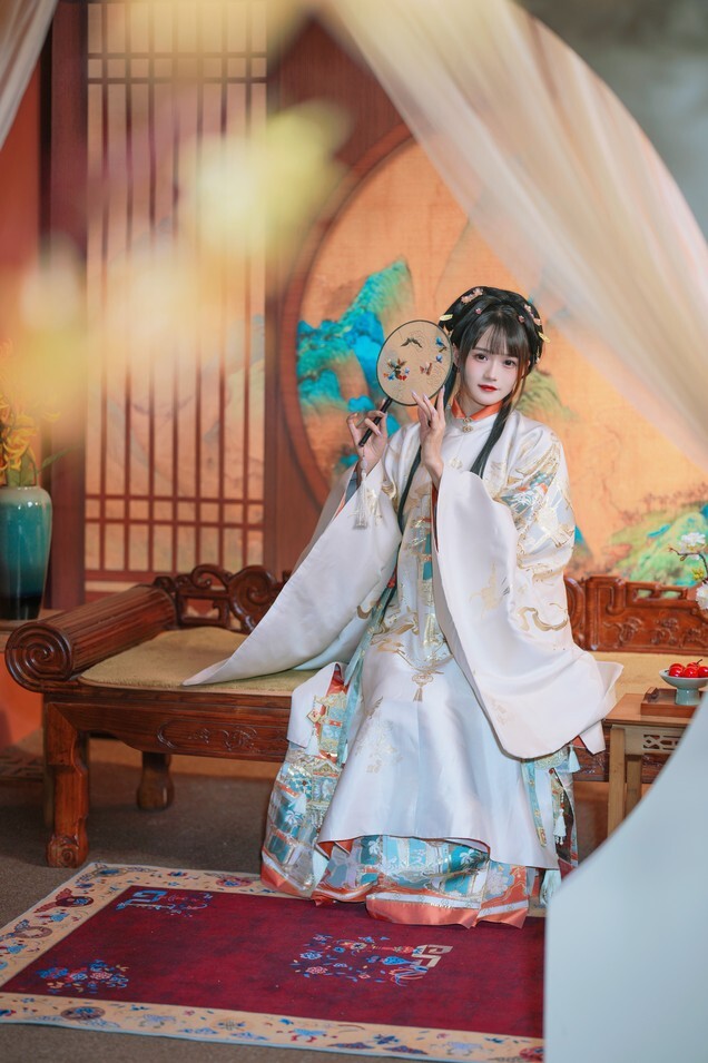 兔子Zzz不吃胡萝卜 - 小轩窗，正梳妆 [38P-434MB]