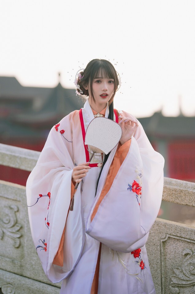 兔子Zzz不吃胡萝卜 – 红叶新赋 [37P-463MB]