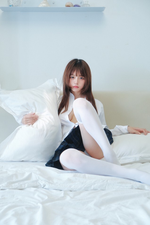 攻弦弦弦 - 白丝jk [15P-182MB]