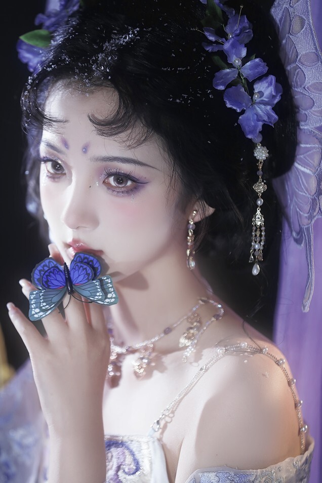 ble – 鸢尾 [19P-163MB]