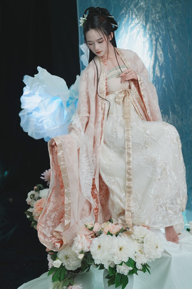 兔子Zzz不吃胡萝卜 - 寄明月 [38P-426MB]