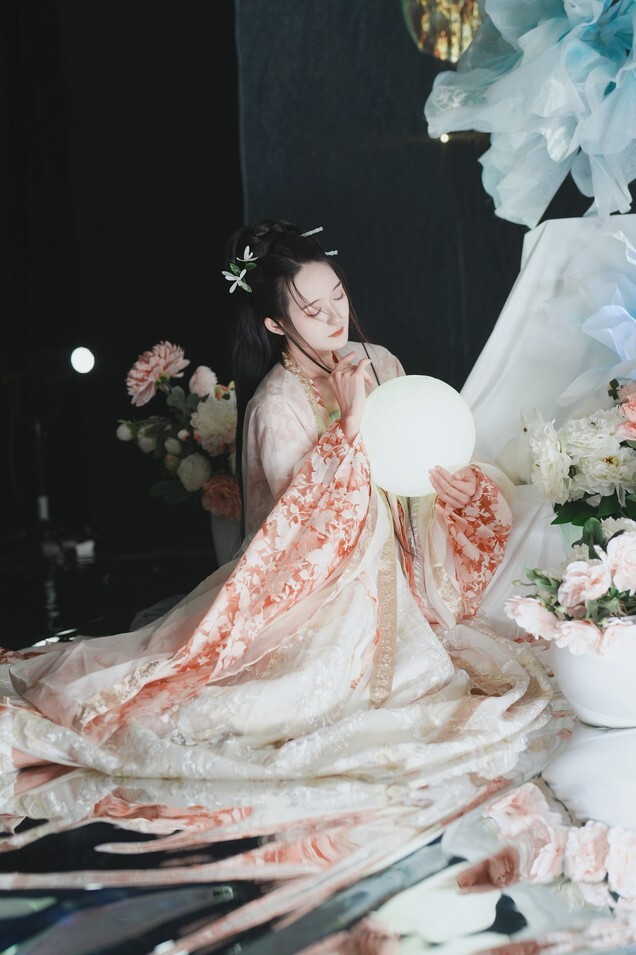 兔子Zzz不吃胡萝卜 - 寄明月 [38P-426MB]