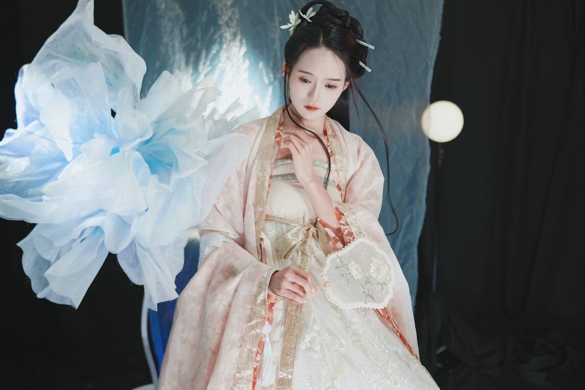 兔子Zzz不吃胡萝卜 - 寄明月 [38P-426MB]