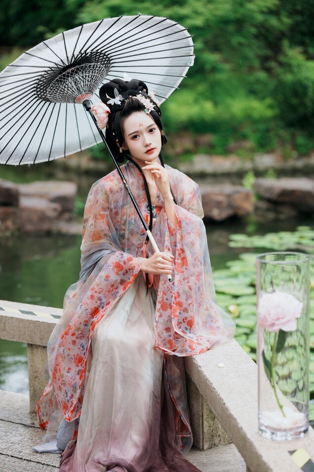 兔子Zzz不吃胡萝卜 - 天青色等烟雨 [27P-376MB]