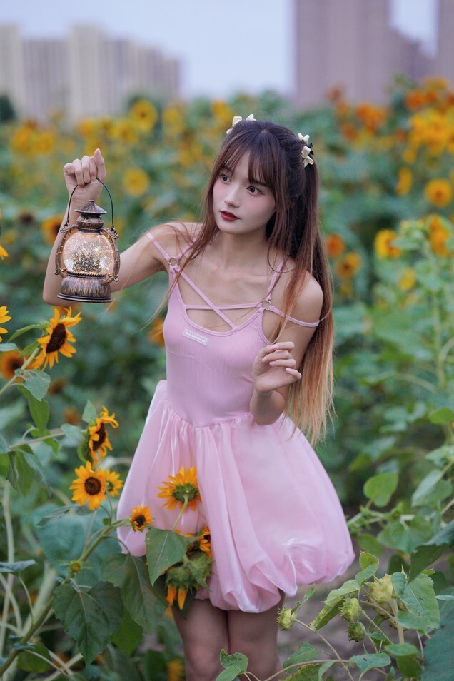 兔子Zzz不吃胡萝卜 - 蓝调向日葵少女 [28P-316MB]