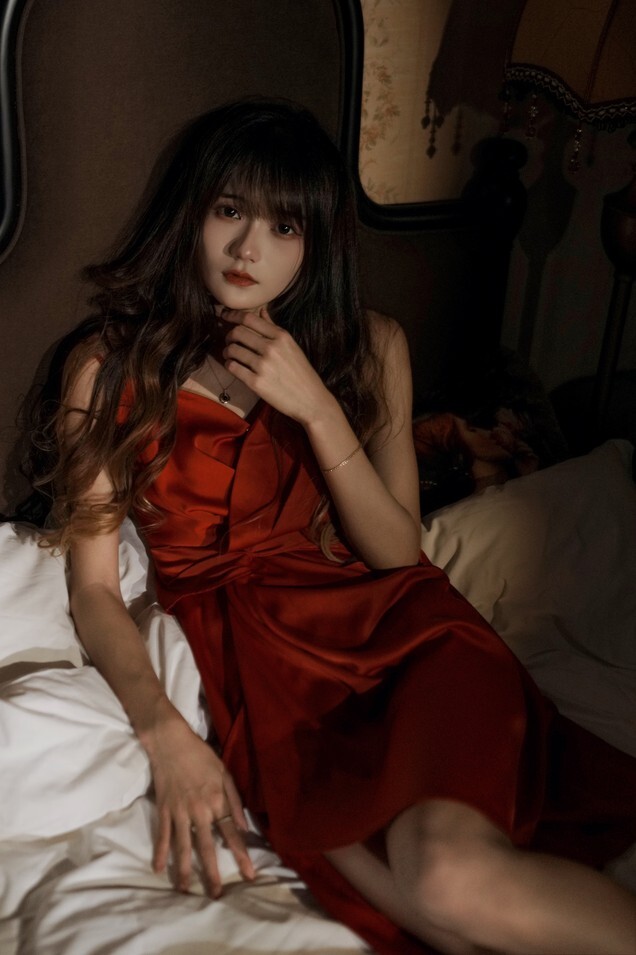 兔子Zzz不吃胡萝卜 - 黑夜里的红玫瑰 [35P-625MB]