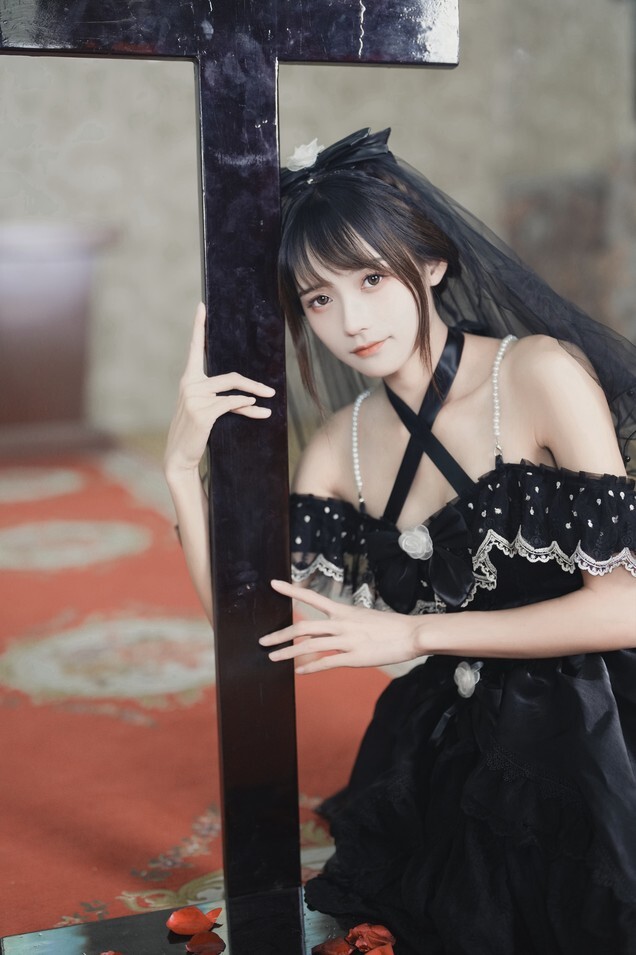 兔子Zzz不吃胡萝卜 – 契约十字 [27P-281MB]