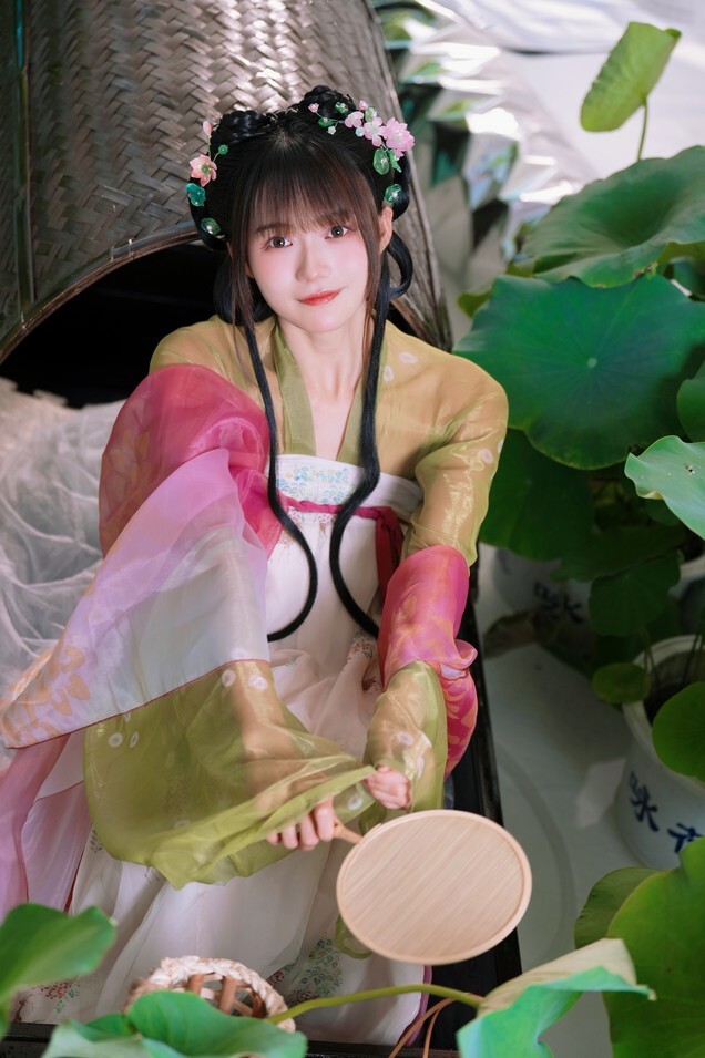 兔子Zzz不吃胡萝卜 - 浮香花谷 [54P-593MB]