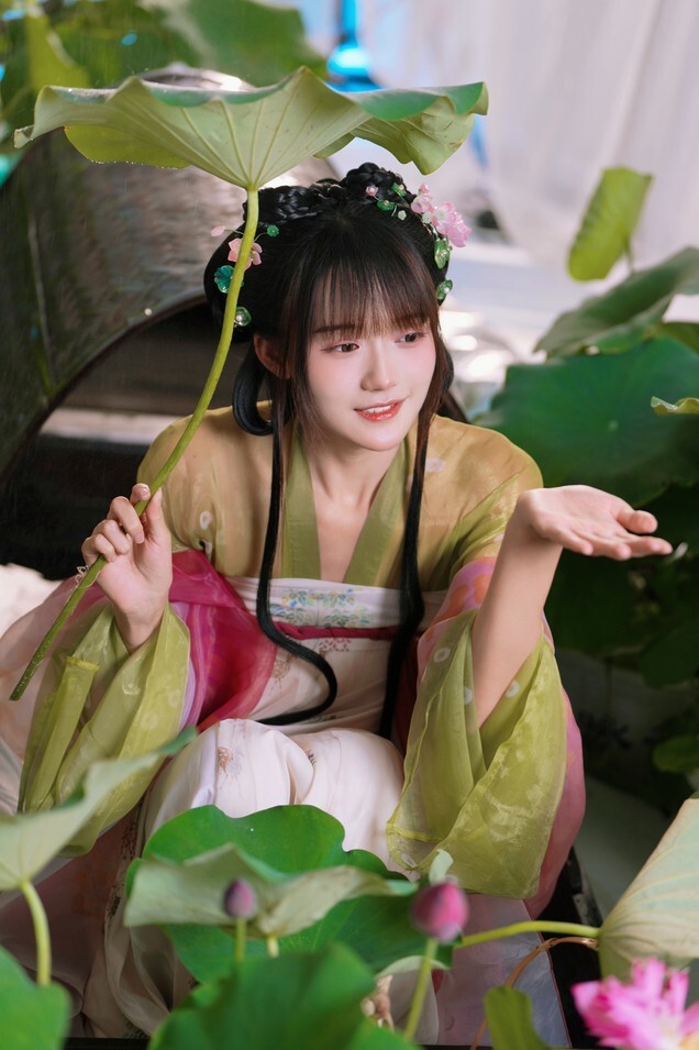 兔子Zzz不吃胡萝卜 - 浮香花谷 [54P-593MB]