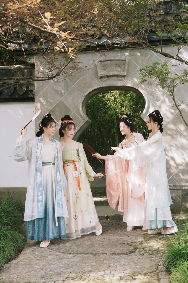 Conkon控控 - &amp;一只柚柚柚柚柚子&amp;兔子Zzz不吃胡萝卜&amp;贰加六 - 游园惊梦 [26P-345MB]