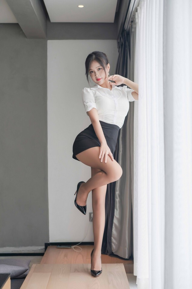 白烨 - 秘书的私人时间2.0 [72P4V-2.27GB]