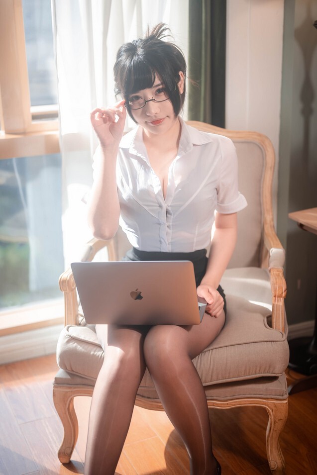 糖果果Candy -  室内OL [102P-326MB]