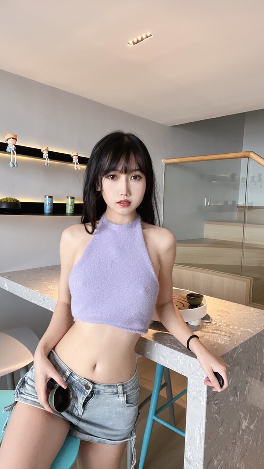 不呆猫 - 紫色任期日常 [33P1V-627MB]