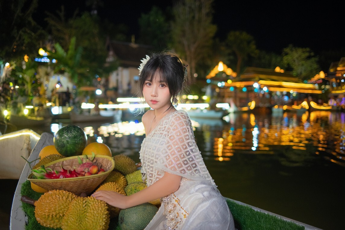 萌芽儿 – 西双版纳 傣服 银 [17P-112MB]