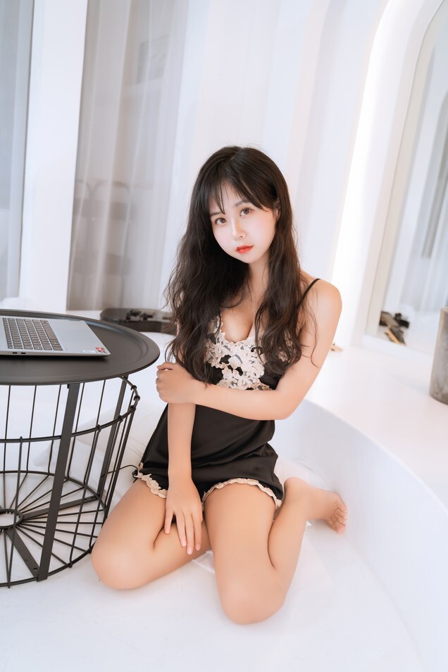 萌芽儿 - 小D睡衣 [12P-71MB]