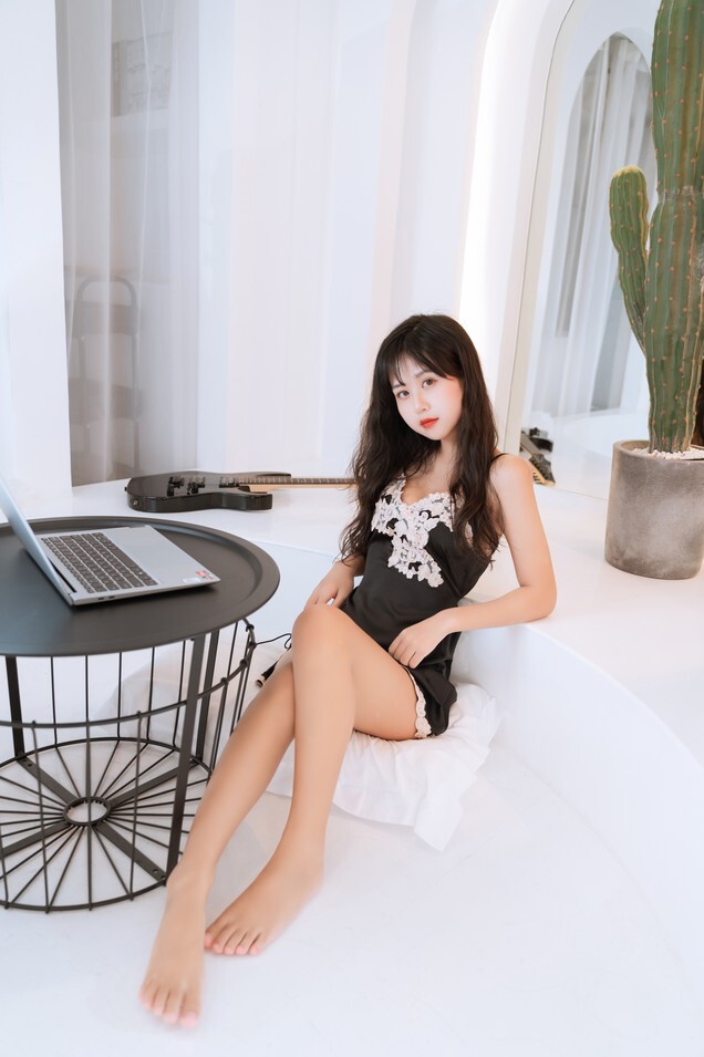 萌芽儿 - 小D睡衣 [12P-71MB]