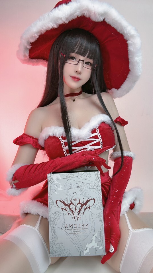 miko酱ww - 圣诞魔女 [45P-546MB]