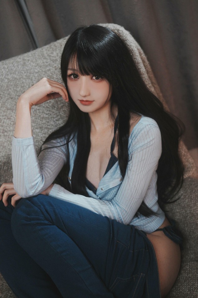 抖个姬灵 - 连衣裙比基尼 [15P-112MB]