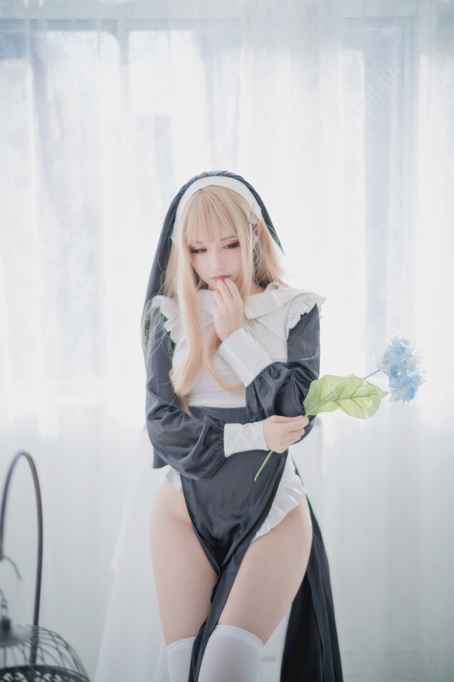 Shika小鹿鹿 - 不好好穿衣服的修女 [16P-153MB]