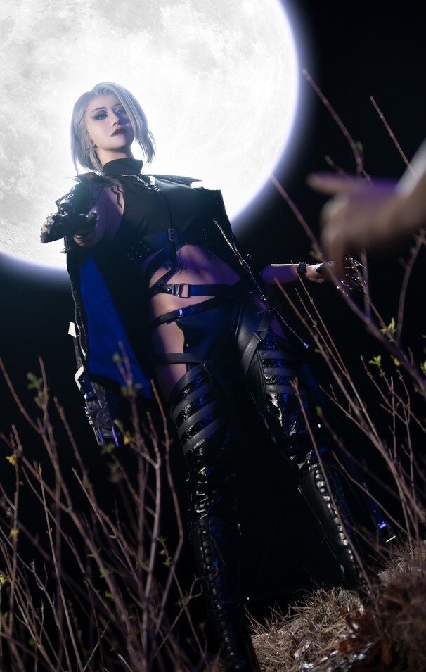 Vv子教授 - 禁闭者 卓娅cos [18P-137MB]