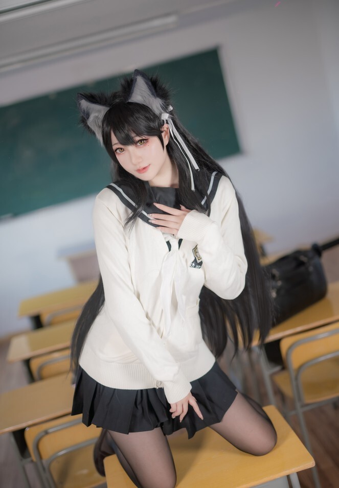 Halo_酱 - 碧蓝航线爱宕校服 [12P-81MB]