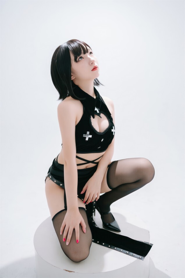 花铃 - 吊带袜修女 [71P-400MB]