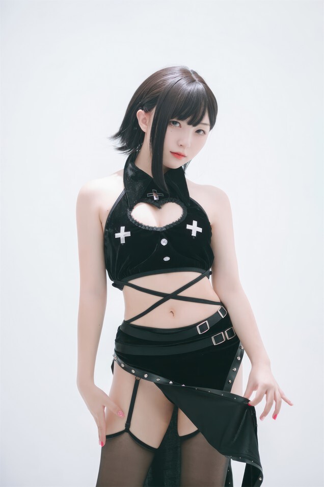 花铃 - 吊带袜修女 [71P-400MB]