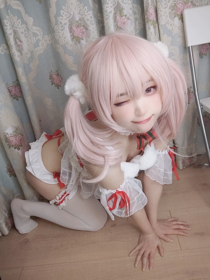 神沢永莉 – 平安夜红色分体式 [125P1V-550MB]