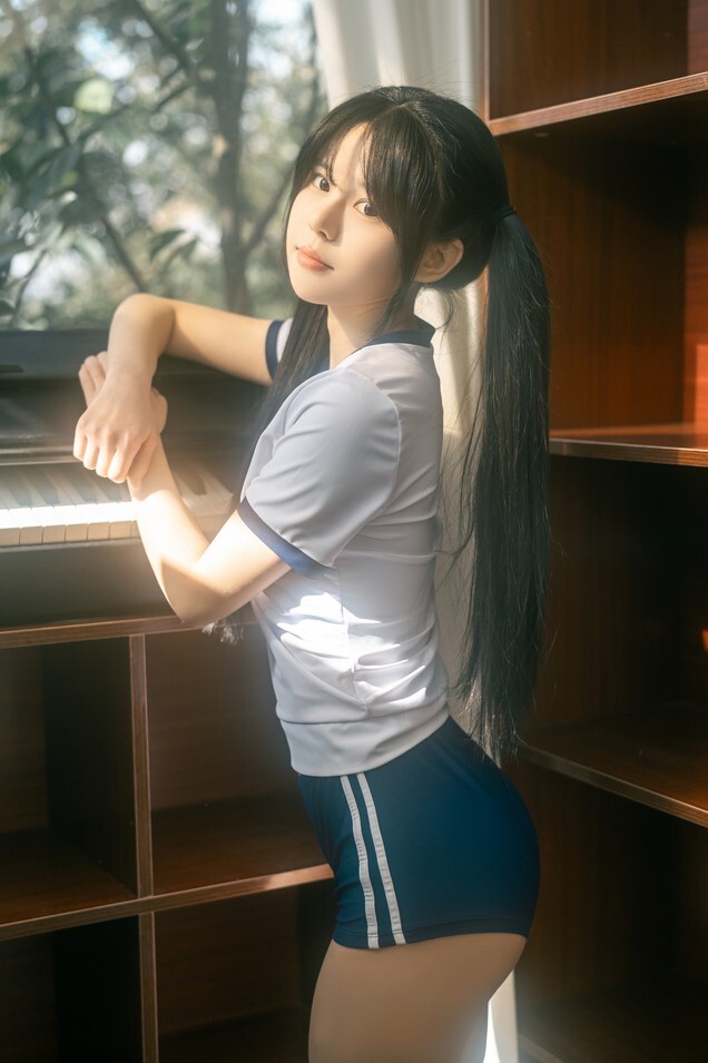 rua阮阮 - 春の更衣室-体操服 [47P-469MB]