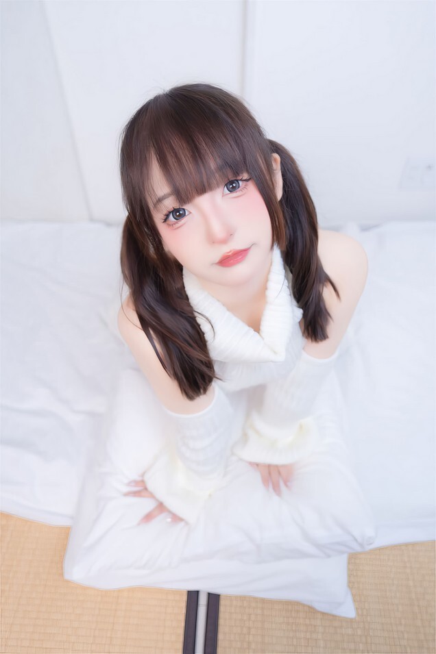 神楽坂真冬 - 斩男毛衣 [76P2V-1.39GB]