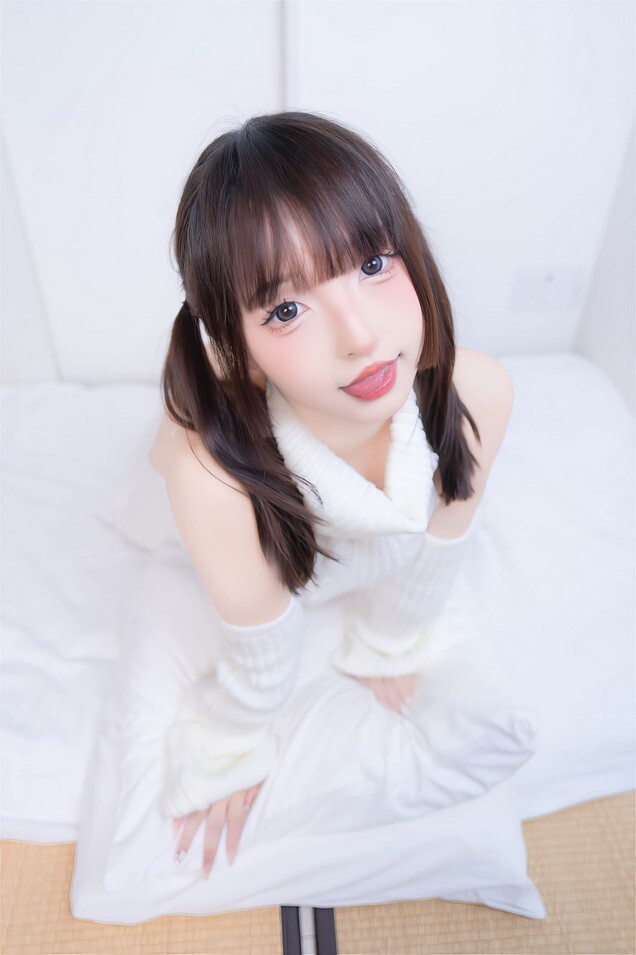 神楽坂真冬 - 斩男毛衣 [76P2V-1.39GB]