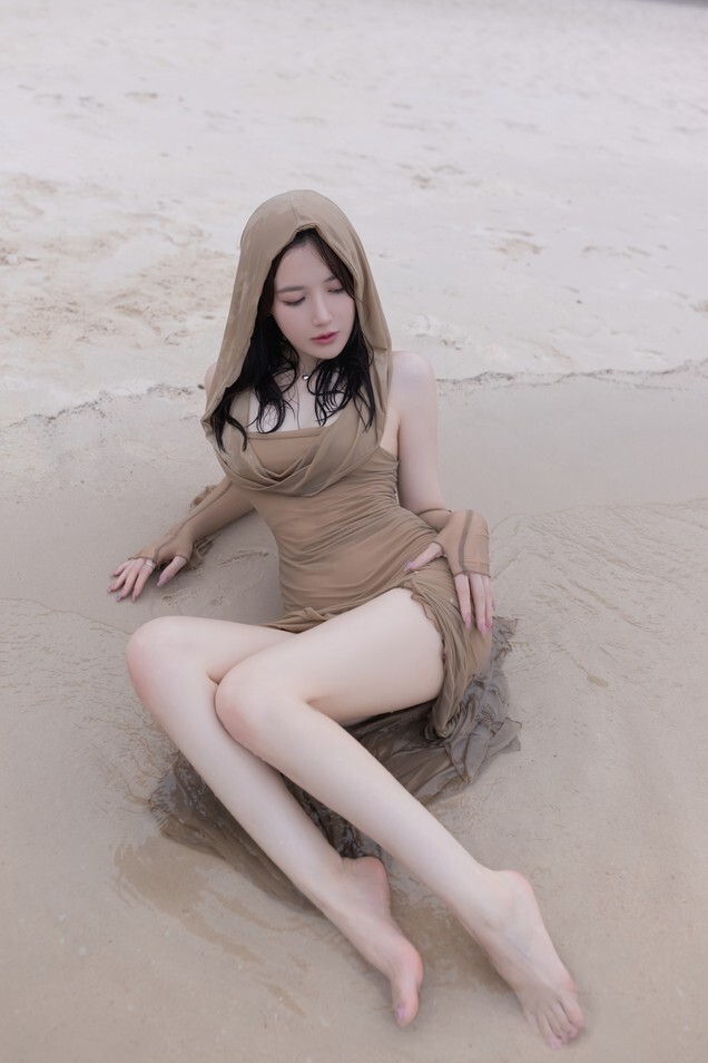 鱼子酱Fish - 雨后海滩 [107P-1.24GB]